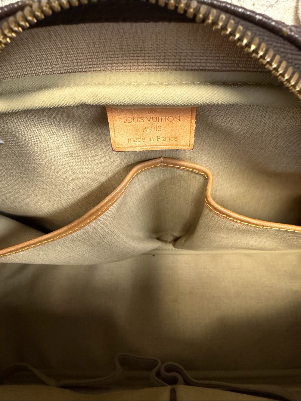 Pre-Loved Louis Vuitton Monogram Deauville - Picture 9 of 15
